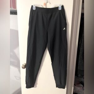 Alive joggers Size L